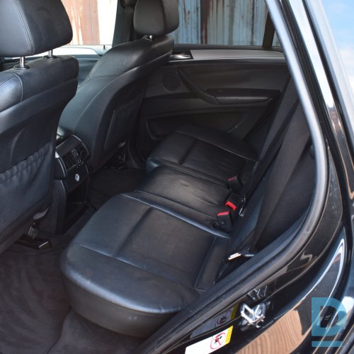 Pārdod BMW X5 3.0D, 2007