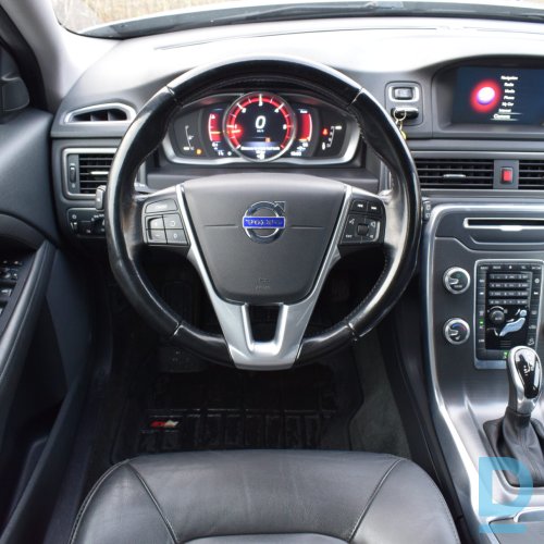 Pārdod Volvo XC70 2.4D, 2016