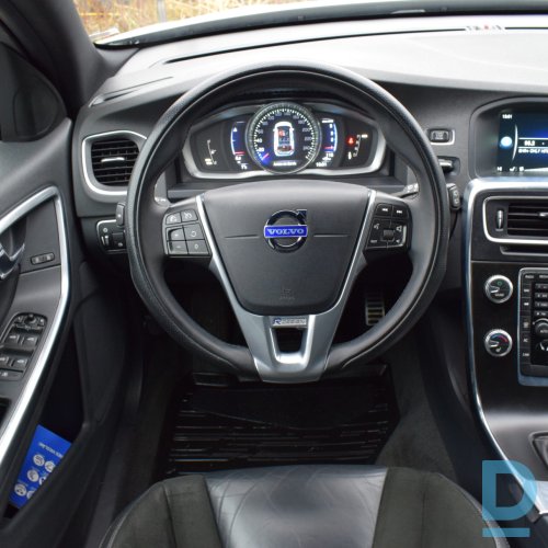 Pārdod Volvo V60 R-Design 2.0D, 2014