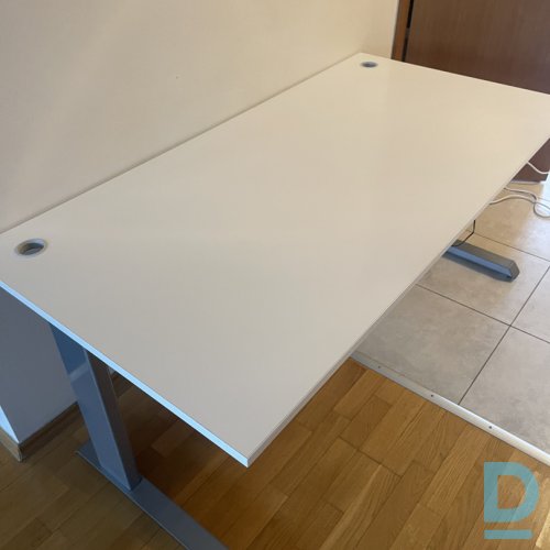 Pārdod ConSet paceļamo galdu 160x80