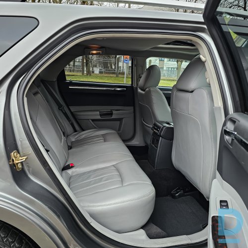 Pārdod Chrysler 300C 3.0d, 2006