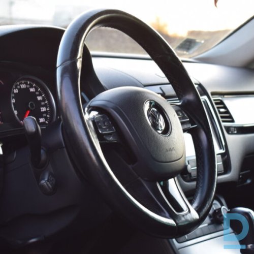 Pārdod Volkswagen Touareg 3.0d, 2012