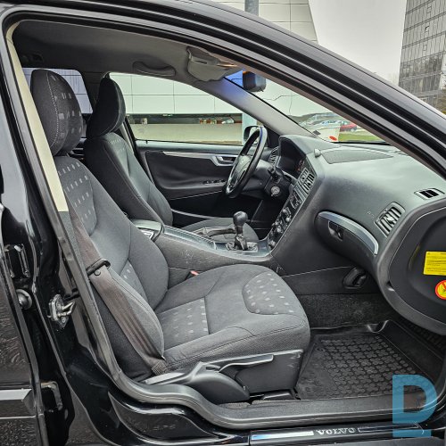Pārdod Volvo V70 2.4D, 2005