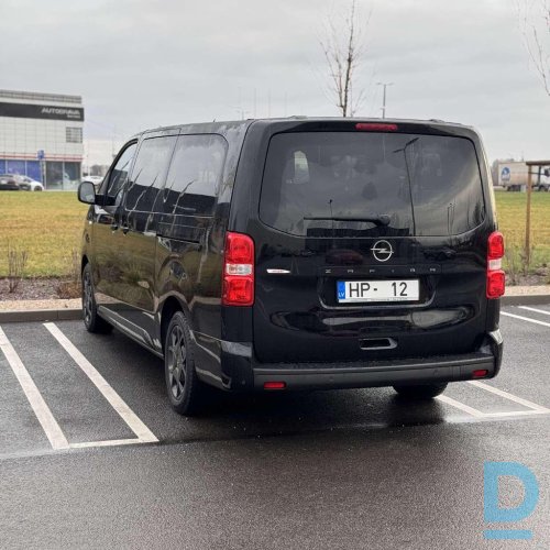 Piedāvā Opel Zafira Life Mikroautobusu noma