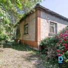 Продается земельный участок с одноэтажным домом и подсобным помещением в Дарзциеме на улице Сеску