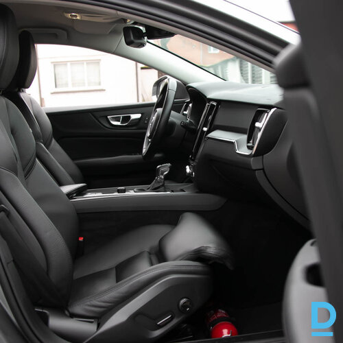 Pārdod Volvo V60 2.0D, 2019