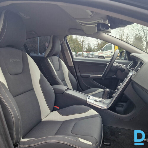 Pārdod Volvo S60 2.0d, R-Design, 2011