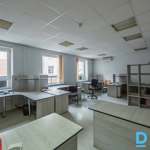 Izīrē māju Peldu iela 15, 2969m² Izīrē māju Peldu iela 15, 2969m²