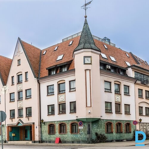 Izīrē māju Peldu iela 15, 2969m²