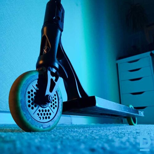 Pārdod NKD Extreme Black Skrejritenis Pārdod NKD Extreme Black Skrejritenis