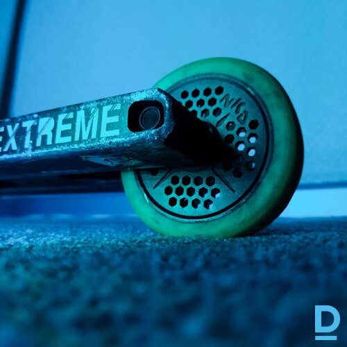 Pārdod NKD Extreme Black Skrejritenis Pārdod NKD Extreme Black Skrejritenis