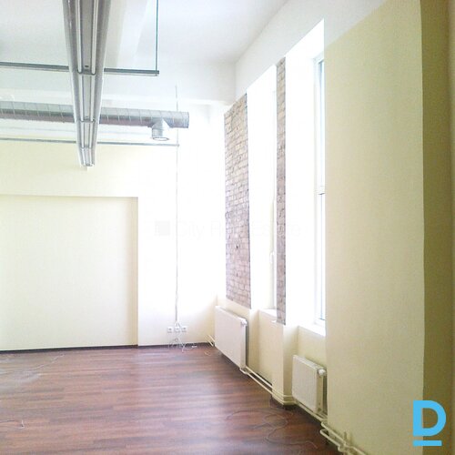 Izīrē komerctelpas Rīgā