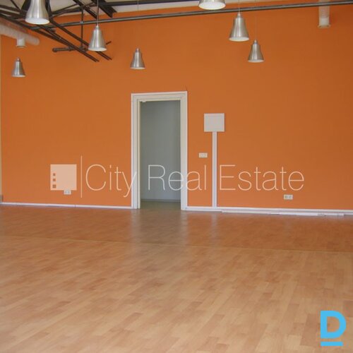 Izīrē komerctelpas Rīgā