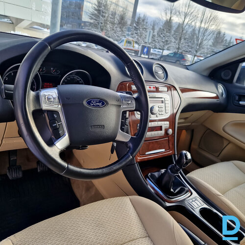 Pārdod Ford Mondeo 2.0i, 2008