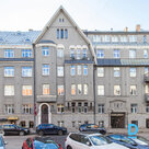Lielisks īpašums Klusajā centrā - plašs 3 istabu dzīvoklis renovētā 1911. gada ē