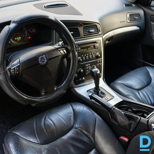 Pārdod Volvo V70 2.4d, 2007