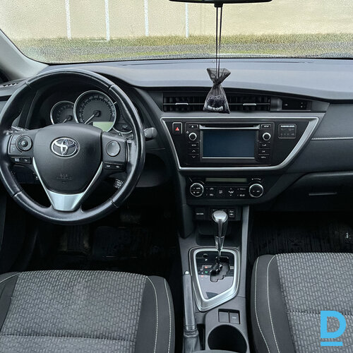 Pārdod Toyota Auris, 2015 Pārdod Toyota Auris, 2015