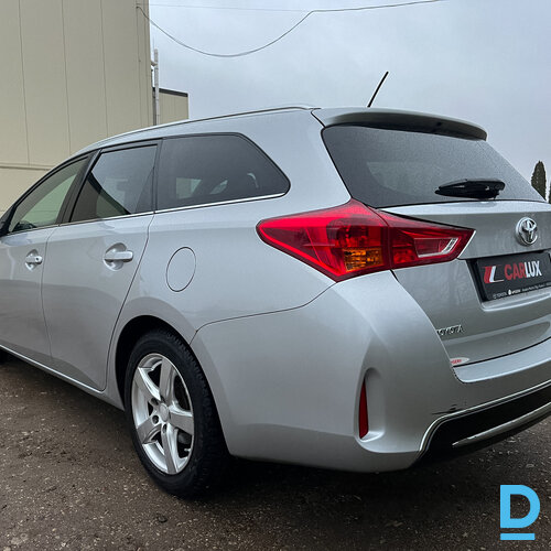 Pārdod Toyota Auris, 2015 Pārdod Toyota Auris, 2015