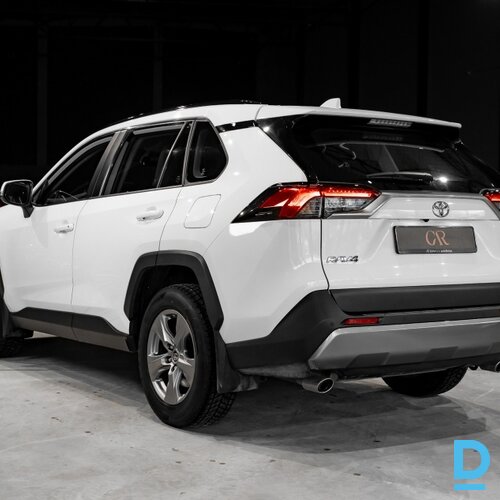 Pārdod Toyota RAV 4 2.0i, 2022