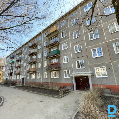 Pārdod dzīvokli Silciema iela 13 k-3