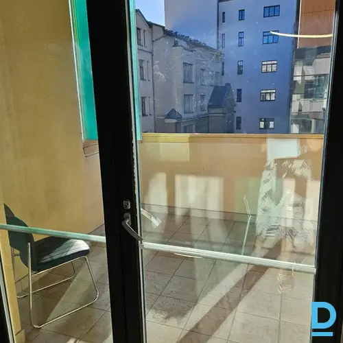 Mūsdienīgs birojs Rīgas klusajā centrā