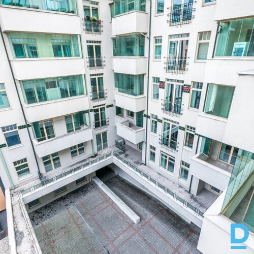 Mūsdienīgs birojs Rīgas klusajā centrā Mūsdienīgs birojs Rīgas klusajā centrā