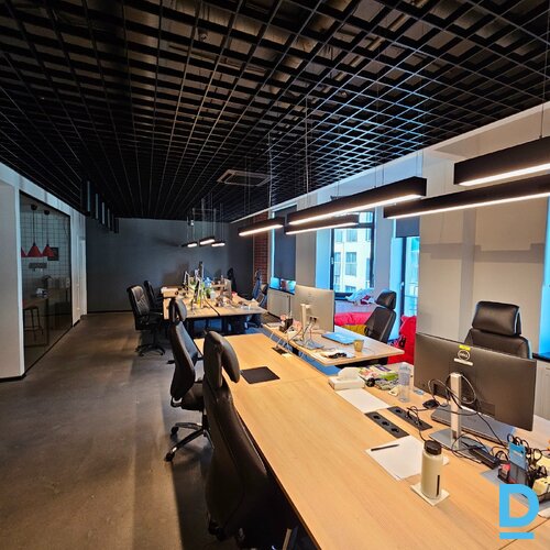 Mūsdienīgs birojs Rīgas klusajā centrā Mūsdienīgs birojs Rīgas klusajā centrā