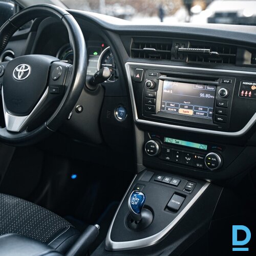 Pārdod Toyota Auris 1.8 Hybrid, 2013 Pārdod Toyota Auris 1.8 Hybrid, 2013