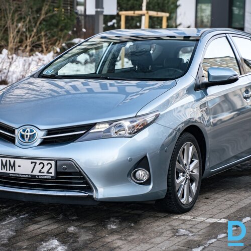 Pārdod Toyota Auris 1.8 Hybrid, 2013