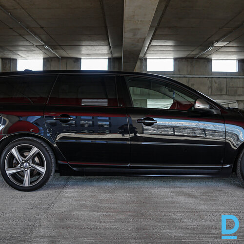 Pārdod Volvo V70 2.0d, 2013