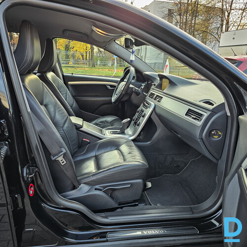 Pārdod Volvo V70 2.0d, 2013