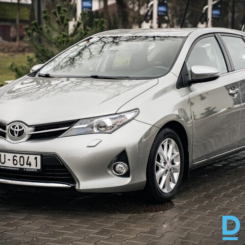 Pārdod Toyota Auris 1.6i, 2014