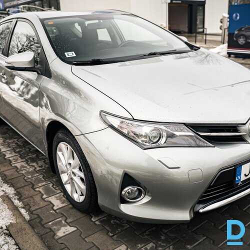 Pārdod Toyota Auris 1.6i, 2014