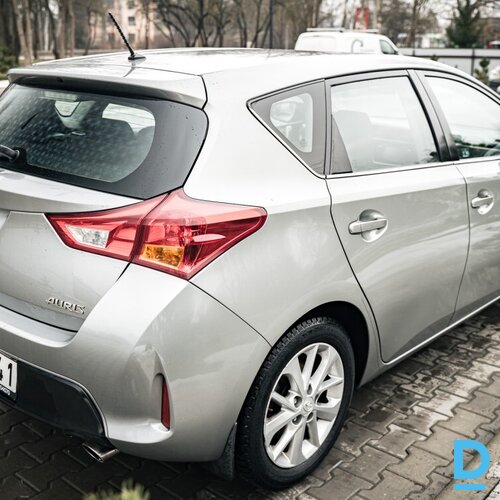 Pārdod Toyota Auris 1.6i, 2014