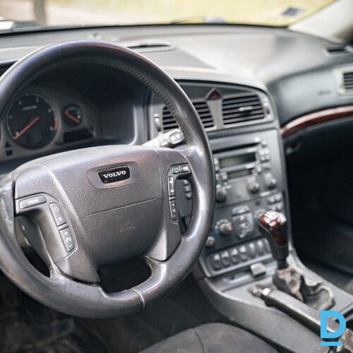 Pārdod Volvo V70 2.4d, 2001