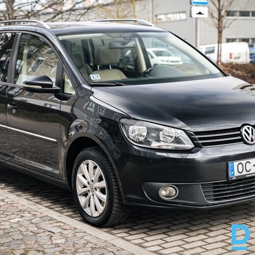 Pārdod Volkswagen Touran 2.0d, 2014