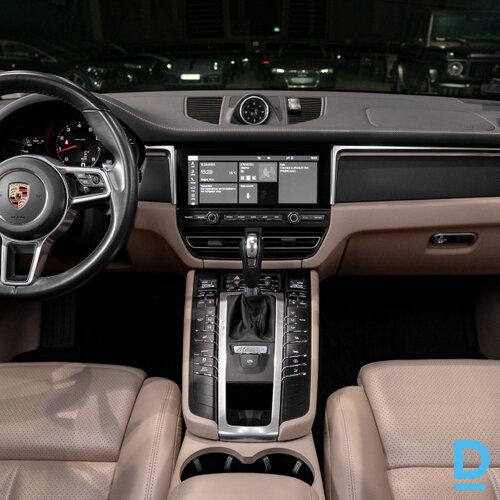 Pārdod Porsche Macan 2.0i, 2021.g