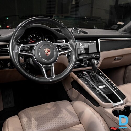 Pārdod Porsche Macan 2.0i, 2021.g