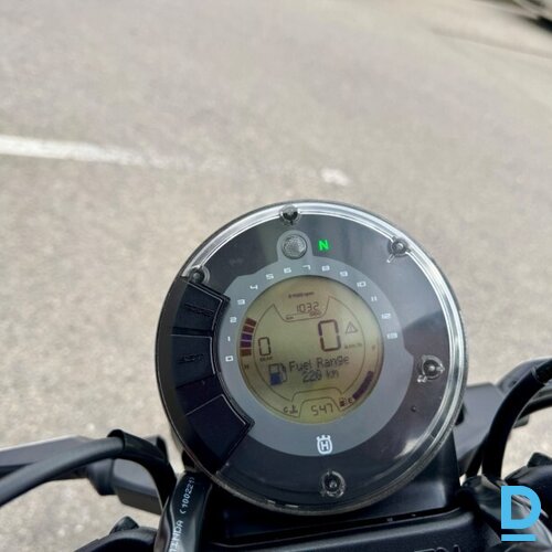 Pārdod Husqvarna Svartpilen 125 motociklu, 125 cm³, 2022 Pārdod Husqvarna Svartpilen 125 motociklu, 125 cm³, 2022