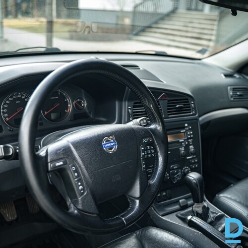 Pārdod Volvo V70 2.4d, 2004