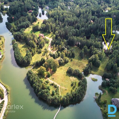 Savrupmāja Amatciemā ar privātu ezeru un plašu zemes gabalu Savrupmāja Amatciemā ar privātu ezeru un plašu zemes gabalu