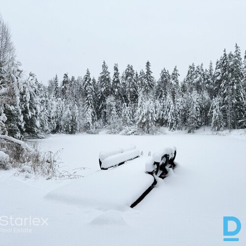 Savrupmāja Amatciemā ar privātu ezeru un plašu zemes gabalu Savrupmāja Amatciemā ar privātu ezeru un plašu zemes gabalu