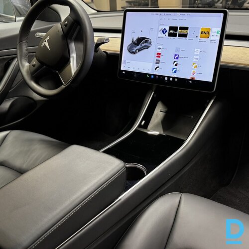 Pārdod Tesla Model 3 Standard Range Plus, 2019