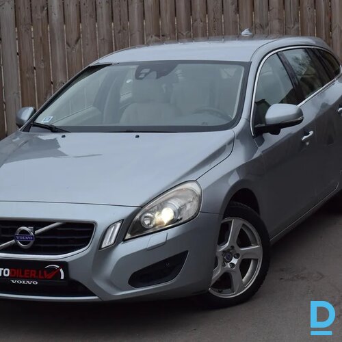 Pārdod Volvo V60 2.0D, 2010