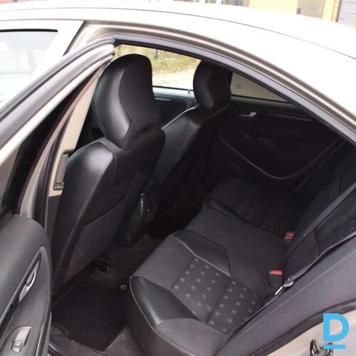 Pārdod Volvo S60 2.0D, 2003