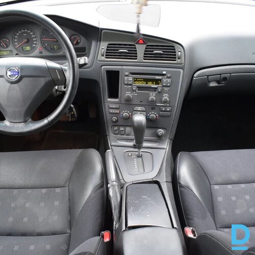 Pārdod Volvo S60 2.0D, 2003