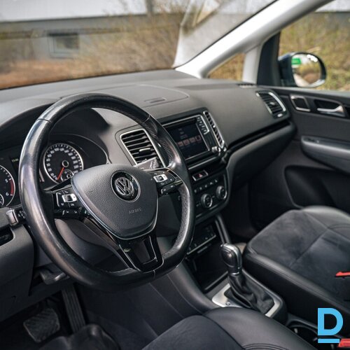 Pārdod Volkswagen Sharan 2.0d, 2016