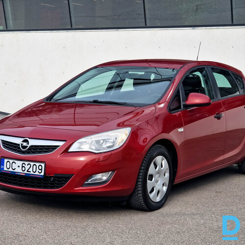 Pārdod Opel Astra 1.4i, 2012