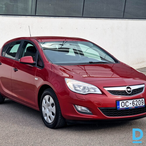 Pārdod Opel Astra 1.4i, 2012