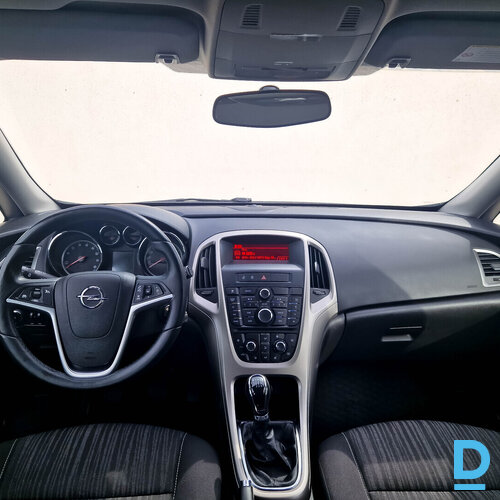 Pārdod Opel Astra 1.4i, 2012